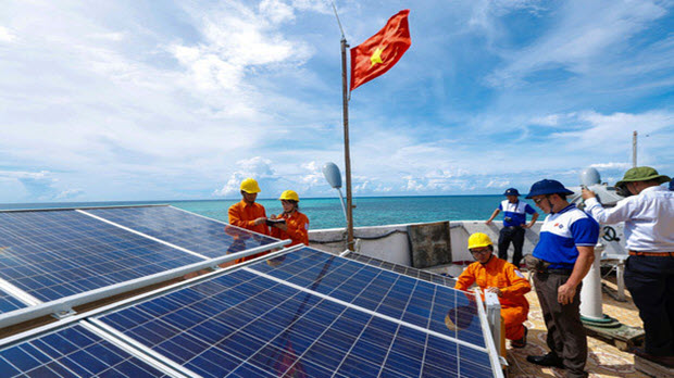 Bộ Công Thương bổ sung phương án chia 2 vùng giá điện mặt trời sau ngày 30-6